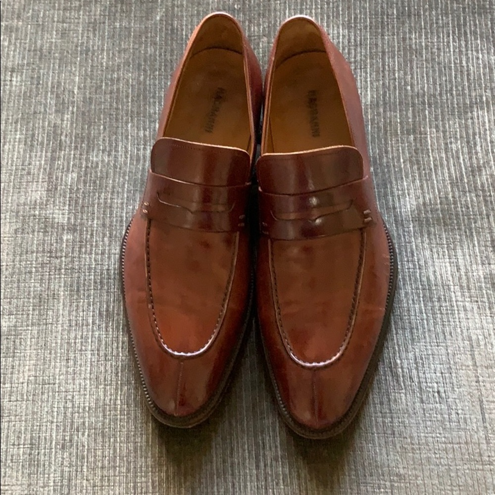 Men’s Magnanni dress shoes loafer style